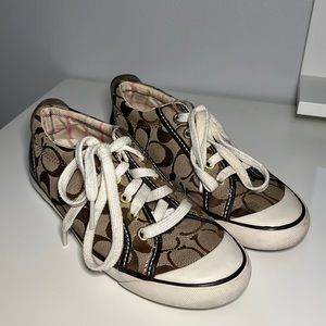 Coach Q322 BARRETT shoes.                                           Size: 6B
